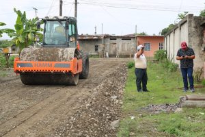 VERIFICAN TRABAJOS DE RECONFORMACIÓN DE CALLES EN SECTORES NUEVA ESPERANZA Y LOS ÁNGELES