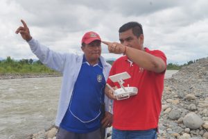 ALCALDE INSPECCIONA TRABAJOS DE DRAGADO Y ENCAUSAMIENTO DEL RÍO QUINDIGUA