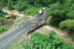 MUNICIPIO INTERVINO ALCANTARILLA EN TRAMO LA CADENA-EL VERGEL